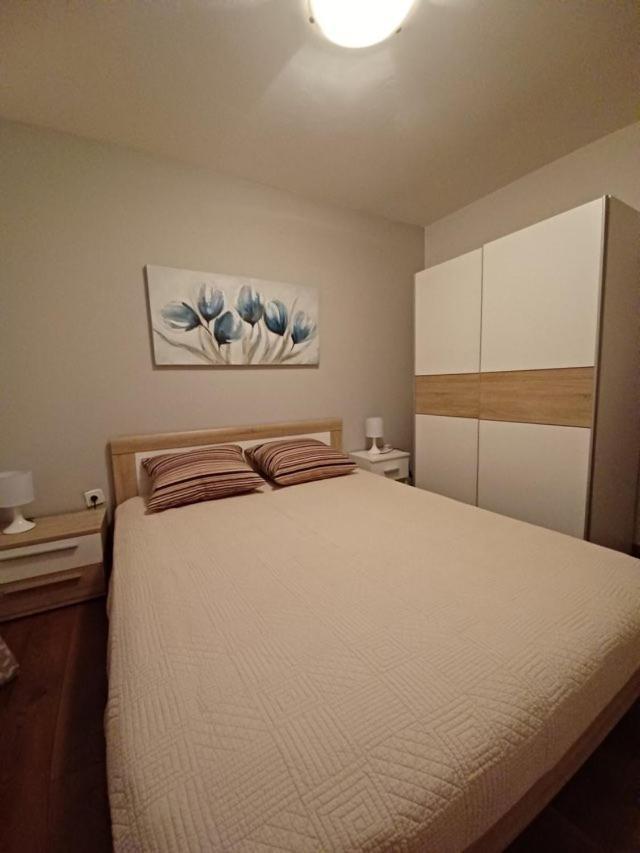 Apartmani Rina Kadumi Exterior foto
