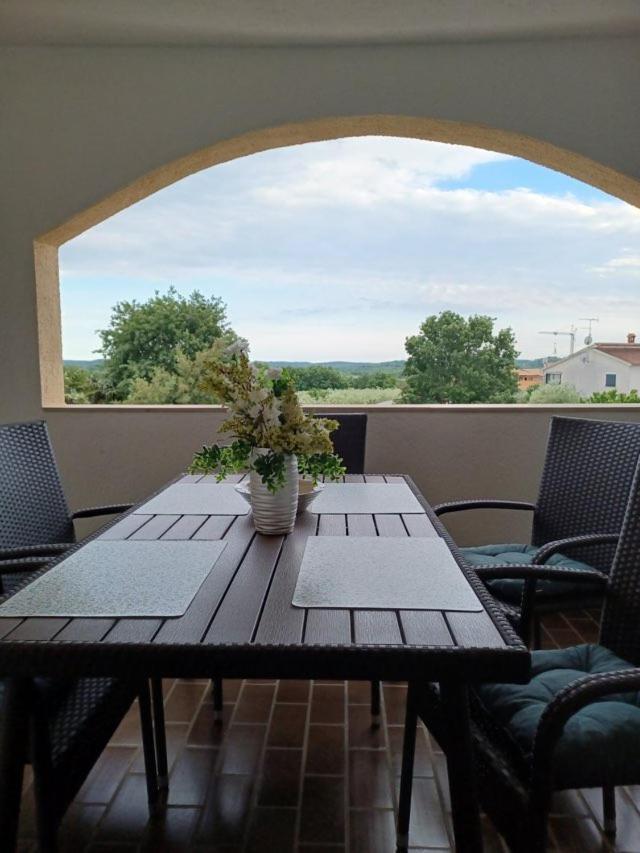 Apartmani Rina Kadumi Exterior foto